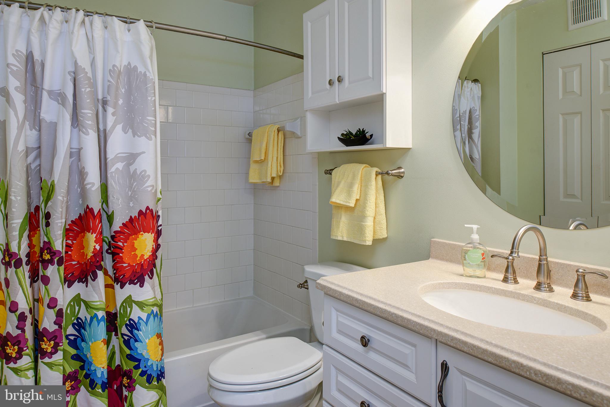 129 Fort Evans Road Southeast, Unit D Leesburg, VA 20175 - Photo 9 of 17 Primary bathroom