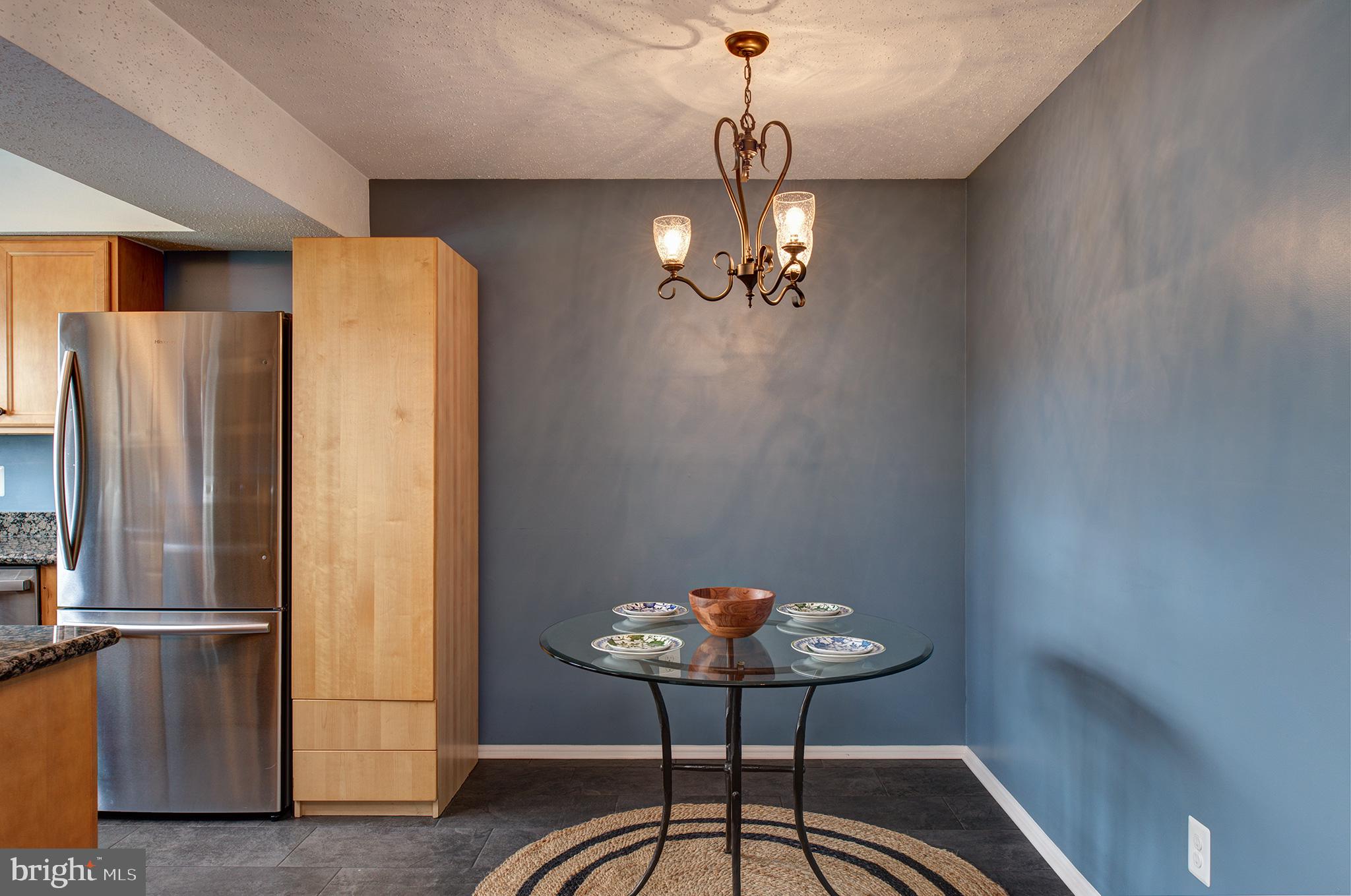 129 Fort Evans Road Southeast, Unit D Leesburg, VA 20175 - Photo 6 of 17 Dining area
