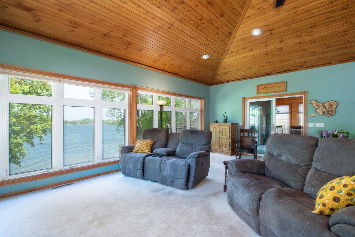 1524 Squirrels Nest Road Kasota, MN 56050 - Photo 8 of 45