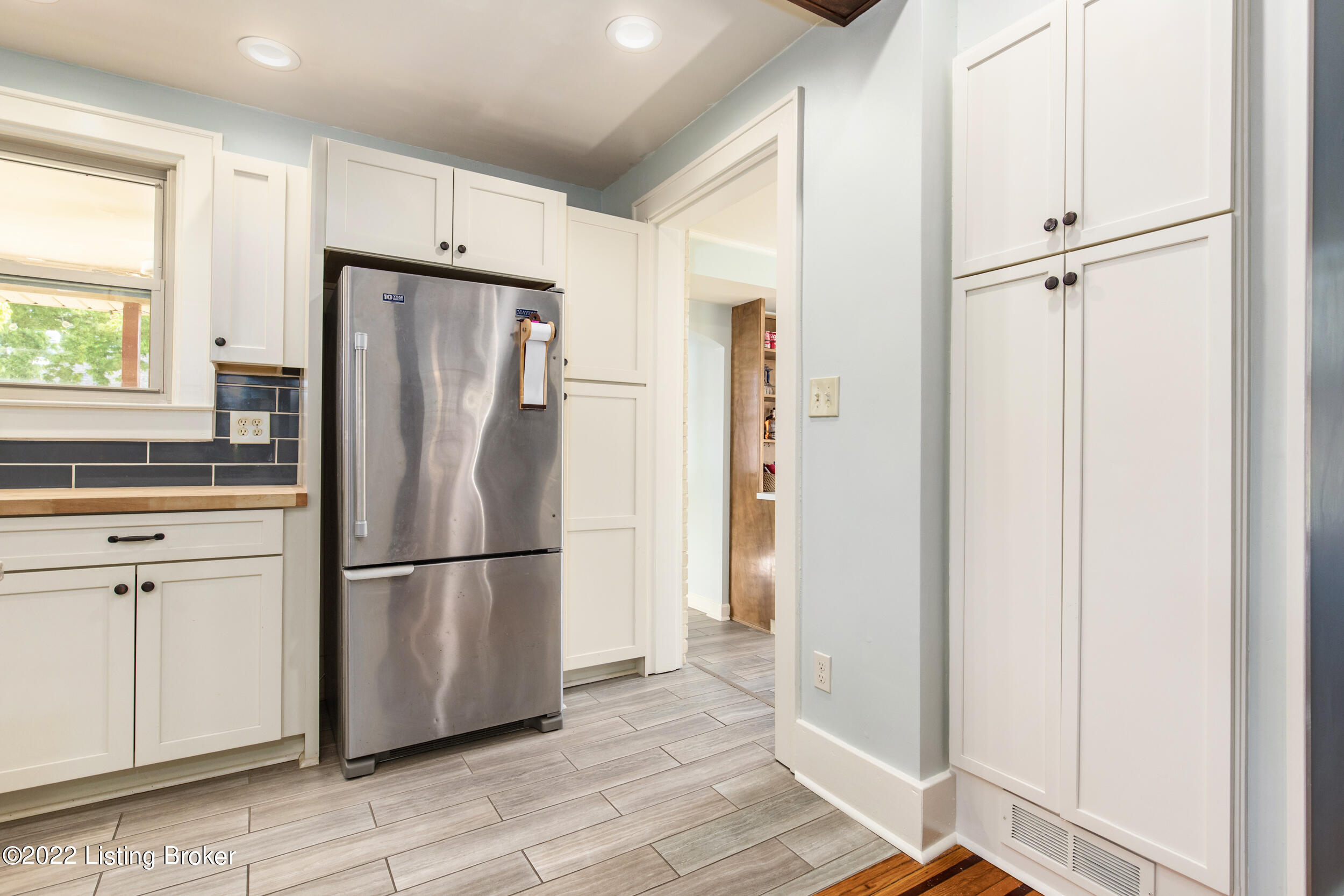 317 Iola Road Louisville, KY 40207 - Photo 26 of 57 26-kitchen