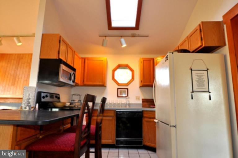 1310 Harbor Road Annapolis, MD 21403 - Photo 7 of 30 Kitchen