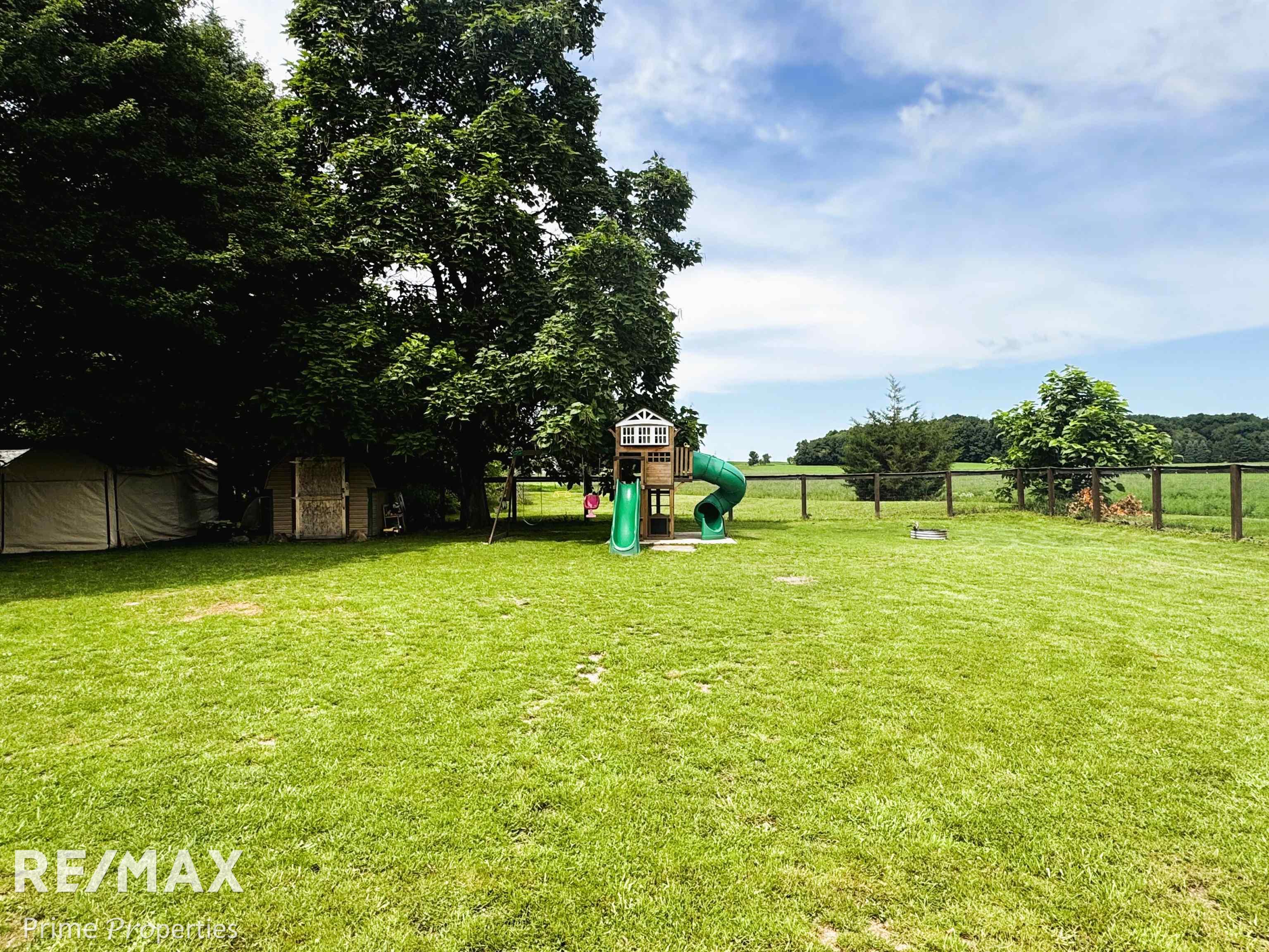 1561 East Caro Road Caro, MI 48723 - Photo 13 of 67 50182446-293933a8-0312-4ae3-ba80-4b23dd2bb990.JPG