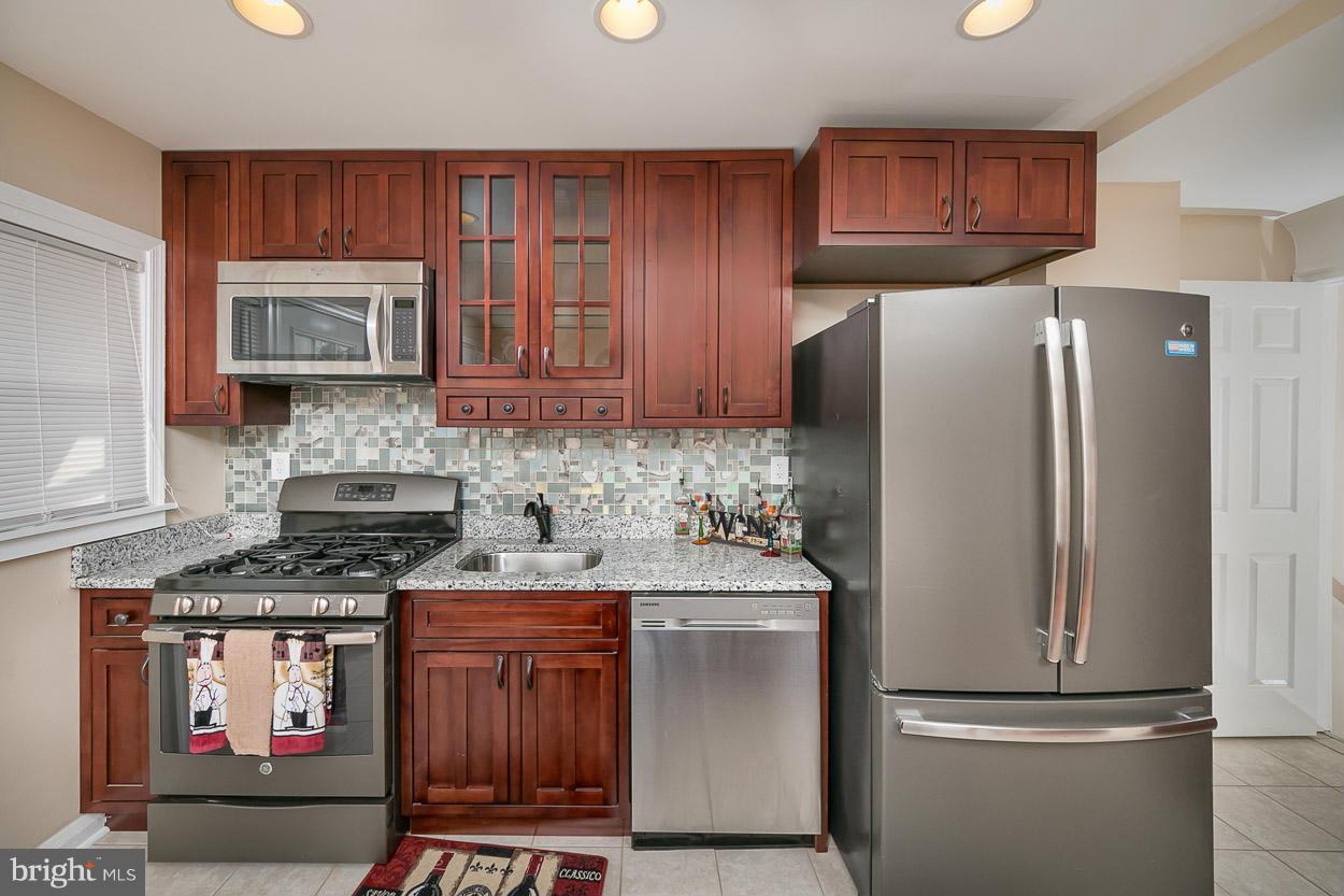 1337 Pentridge Road Baltimore, MD 21239 - Photo 11 of 30 Kitchen