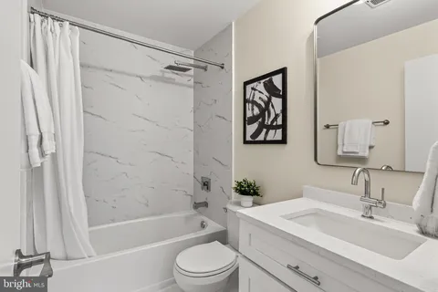 $850,000 | 19 South Abingdon Street, Arlington, VA 22204