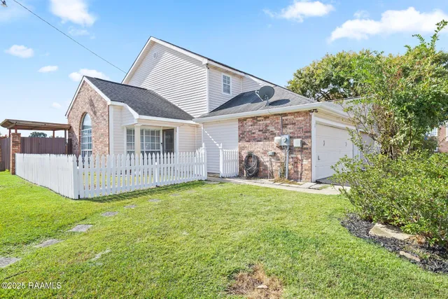 $199,999 | 110 South Domingue Avenue, Unit 1, Lafayette, LA 70506