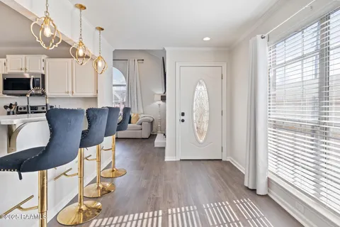 $195,000 | 110 South Domingue Avenue, Unit 1, Lafayette, LA 70506