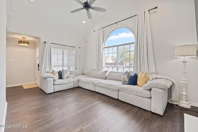 $199,999 | 110 South Domingue Avenue, Unit 1, Lafayette, LA 70506