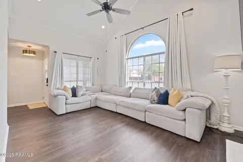 $199,999 | 110 South Domingue Avenue, Unit 1, Lafayette, LA 70506