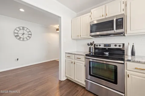 $195,000 | 110 South Domingue Avenue, Unit 1, Lafayette, LA 70506