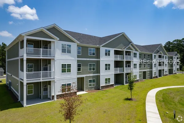 $1,842 | 76 Rutledge Drive, Unit LT2, Ridgeland, SC 29936