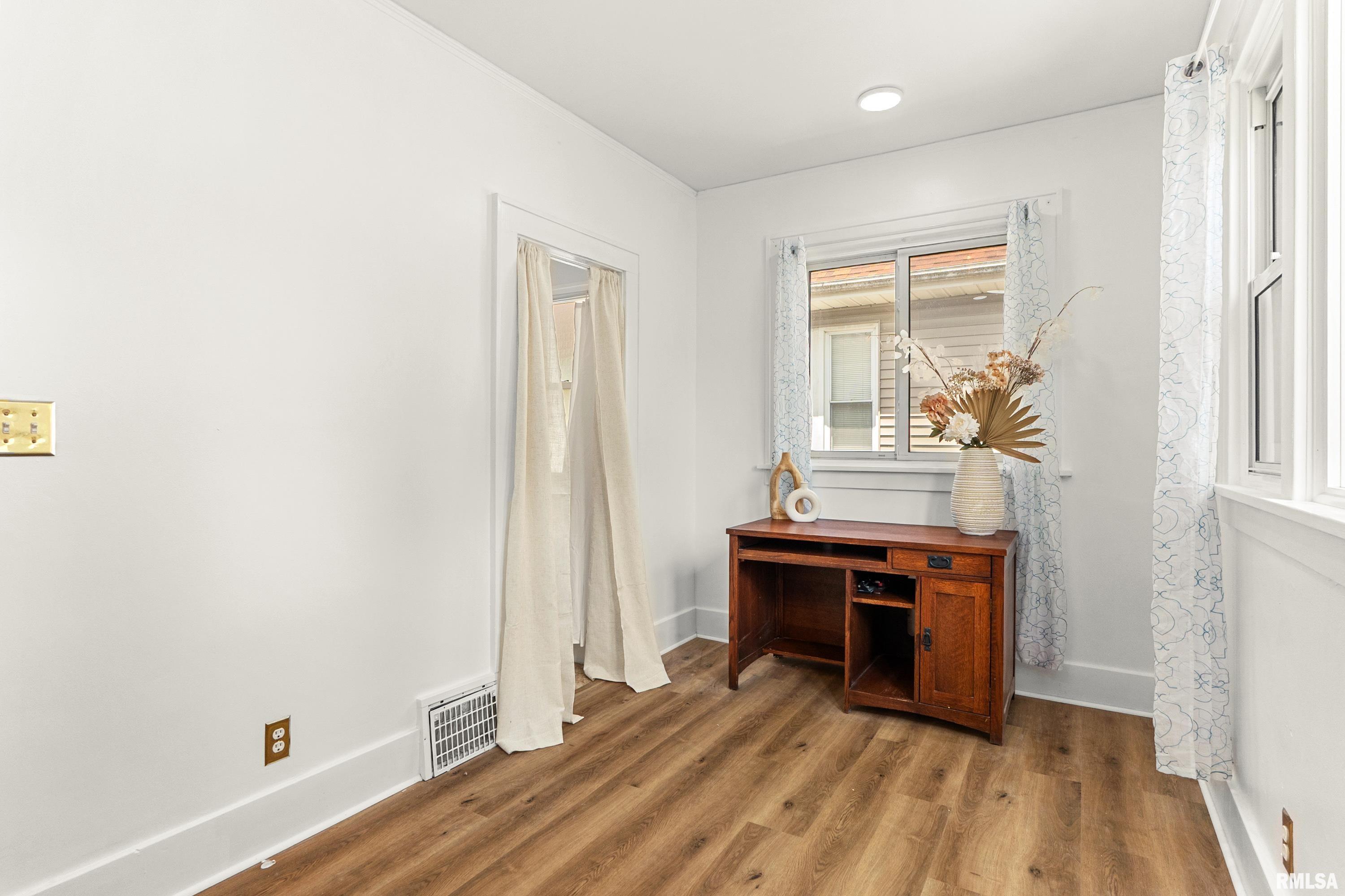2704 North Prospect Road Peoria, IL 61603 - Photo 15 of 29