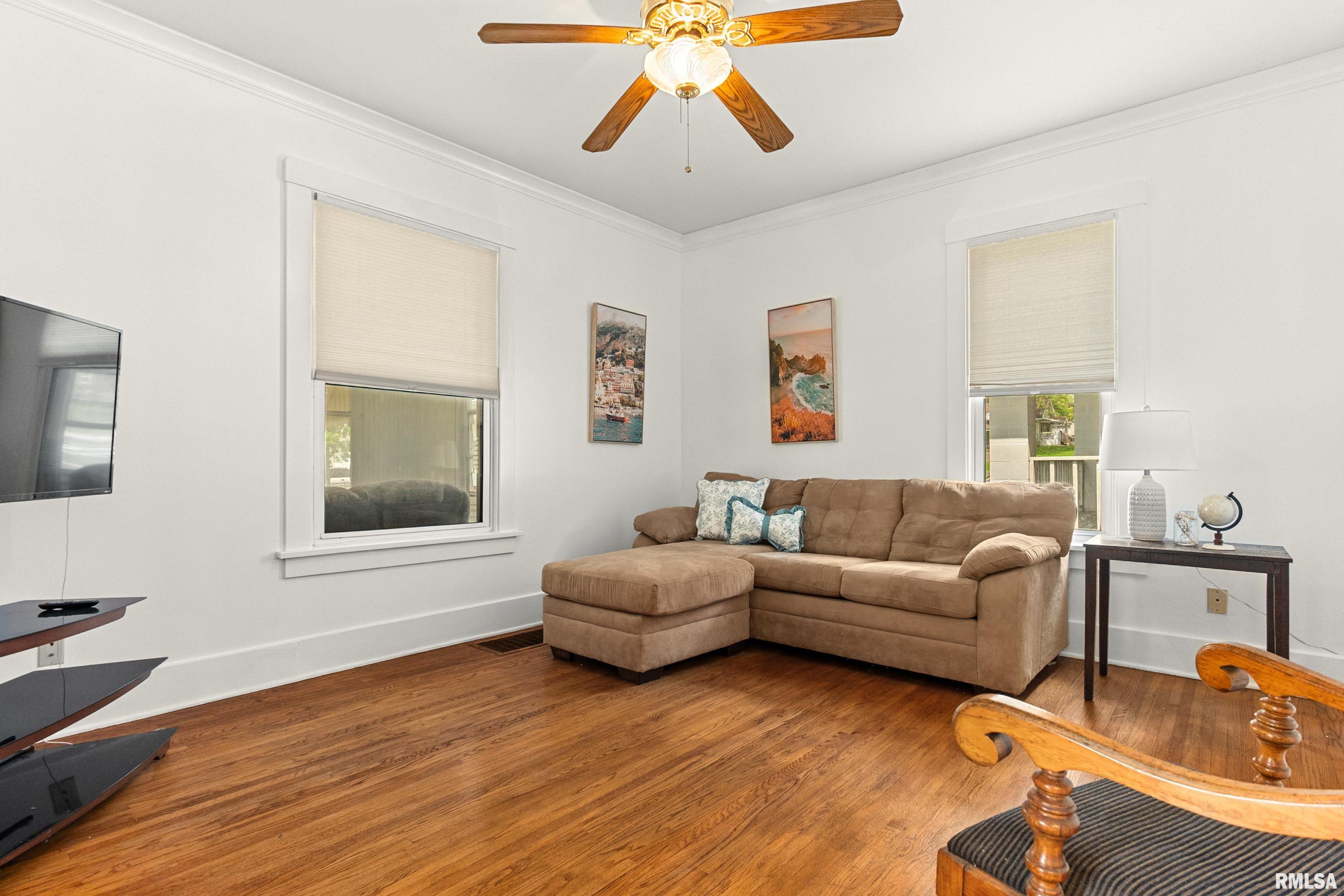 2704 North Prospect Road Peoria, IL 61603 - Photo 4 of 29