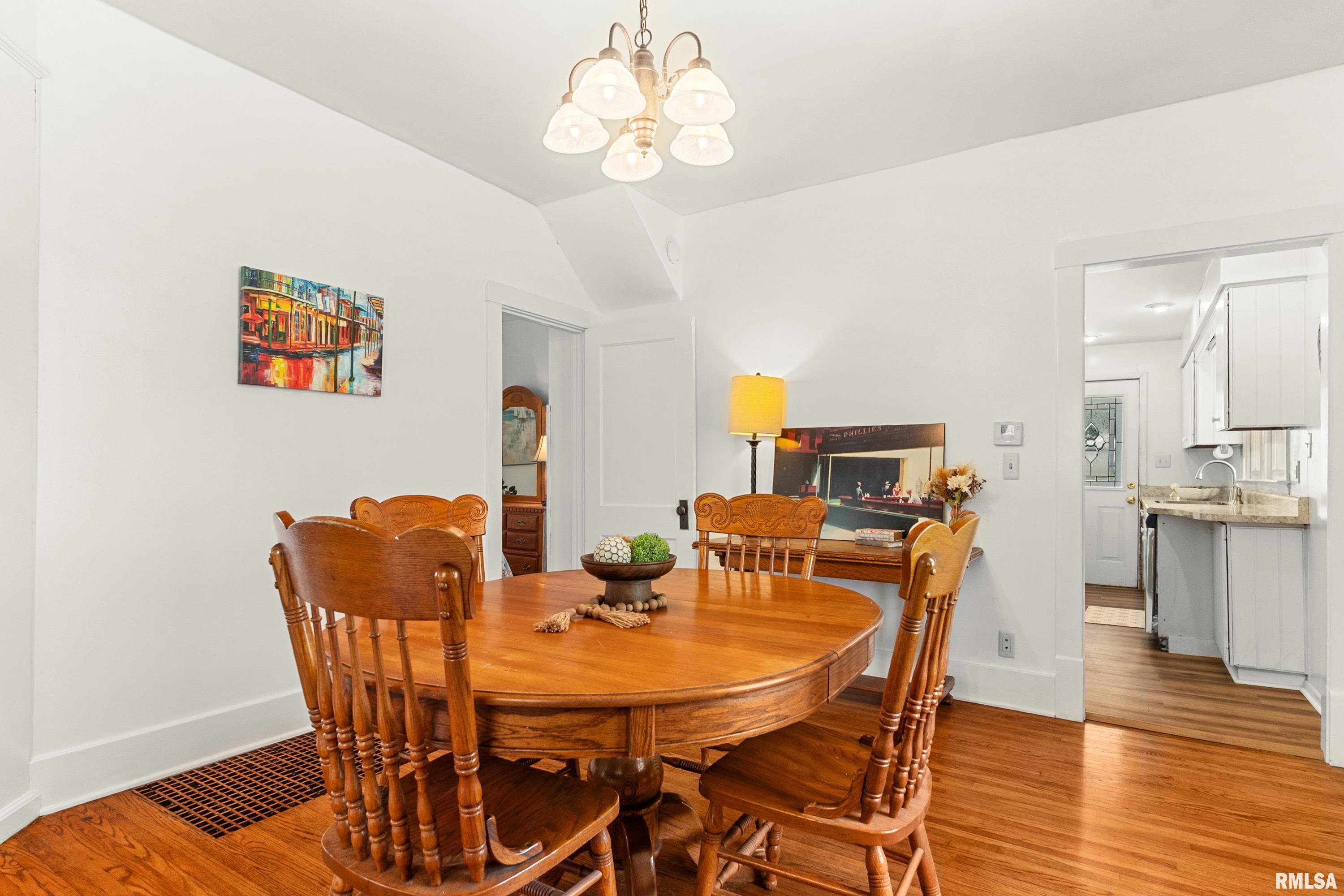 2704 North Prospect Road Peoria, IL 61603 - Photo 9 of 29