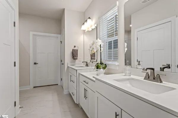 $515,000 | 356 Hollythorpe Lane, Fountain Inn, SC 29644