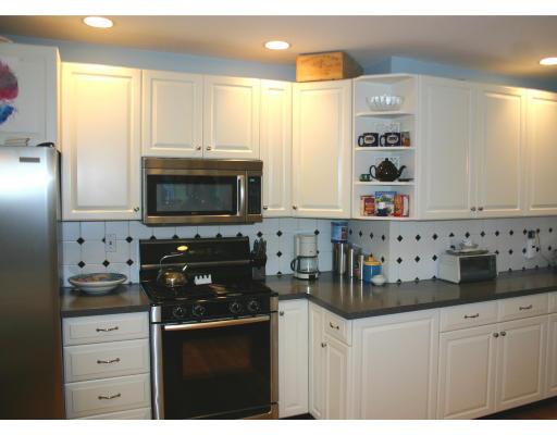 26 Windsor Road Milton, MA 02186 - Photo 8 of 19 Gallery Image 8