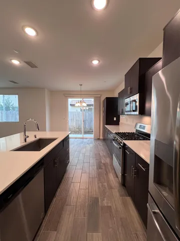 $2,200 | 1918 Oak Lane, Clovis, CA 93611