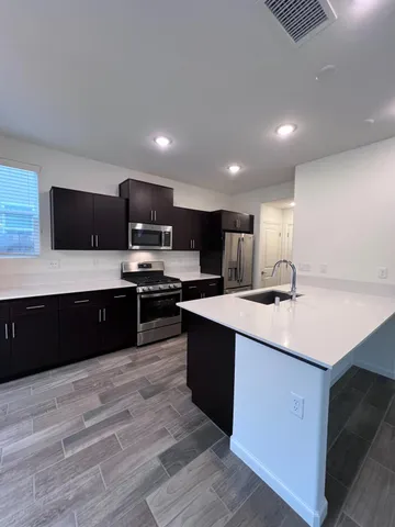 $2,200 | 1918 Oak Lane, Clovis, CA 93611