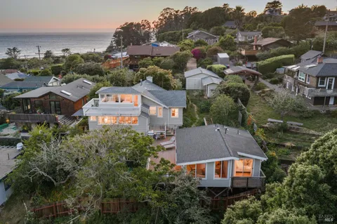 $3,680,000 | 40 Laurel Avenue, Stinson Beach, CA 94970