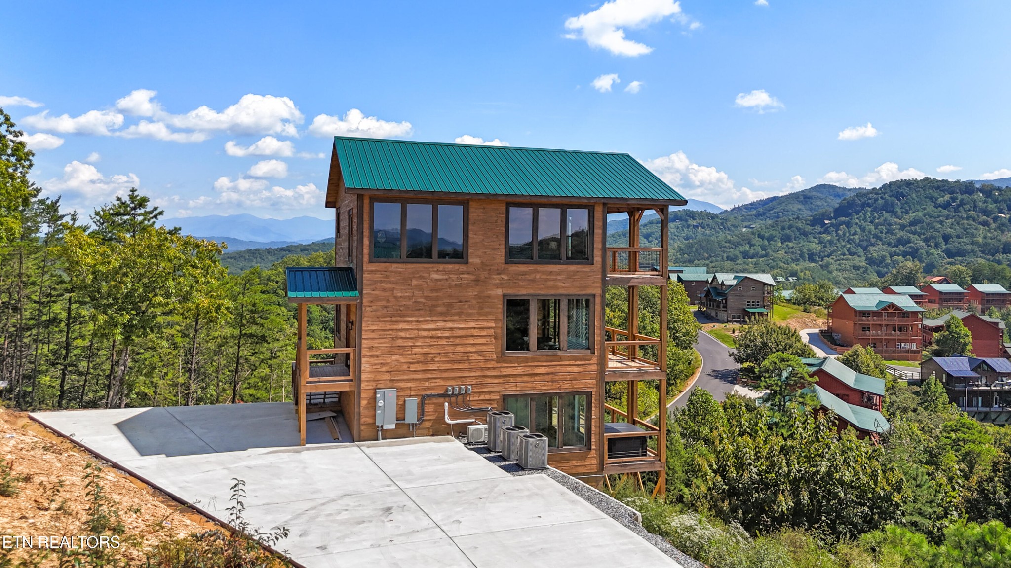 2412 Mountain Ridge Way Sevierville, TN 37862 - Photo 46 of 52 Gallery Image 46