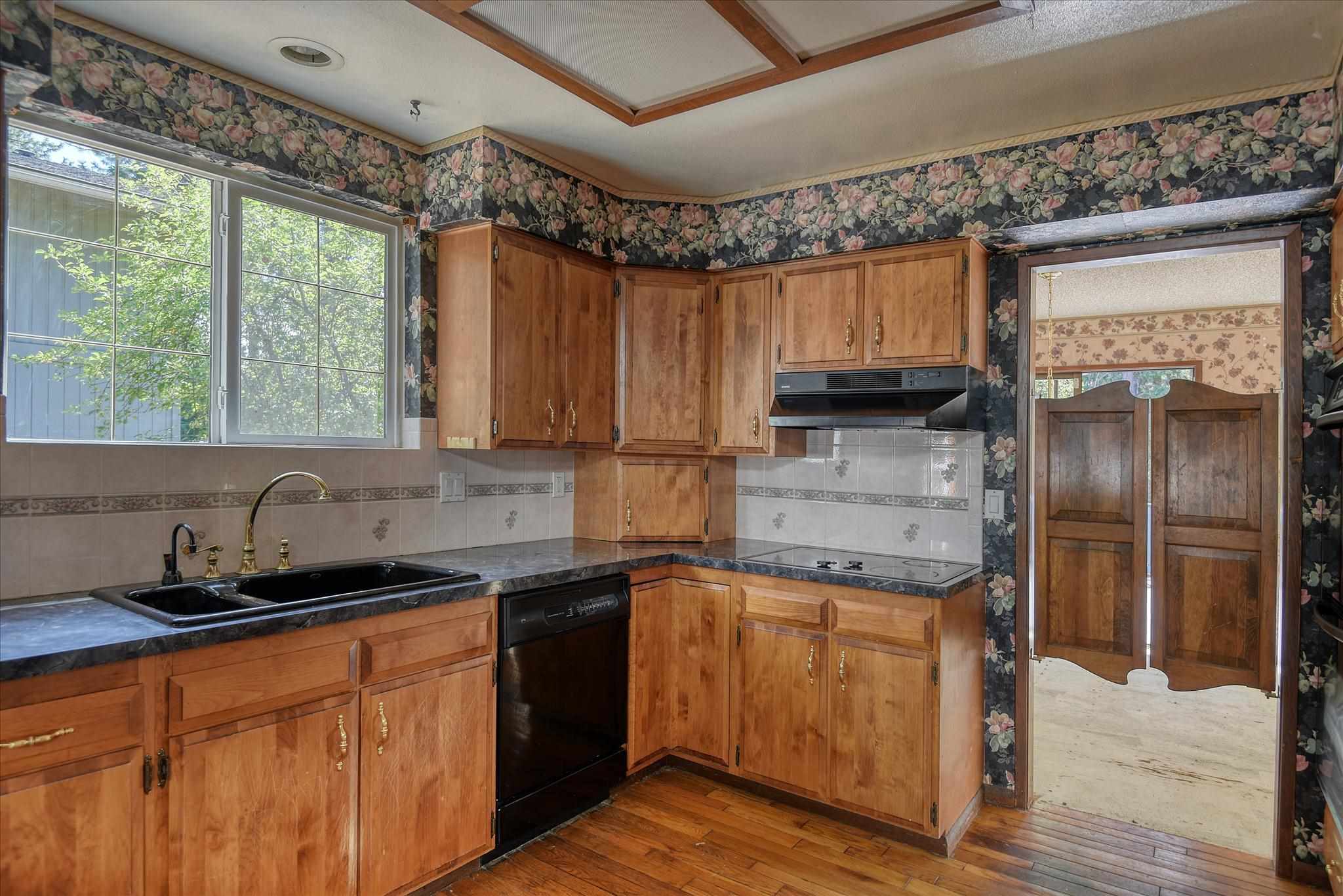 4316 East Lane Park Road Mead, WA 99021 - Photo 9 of 50