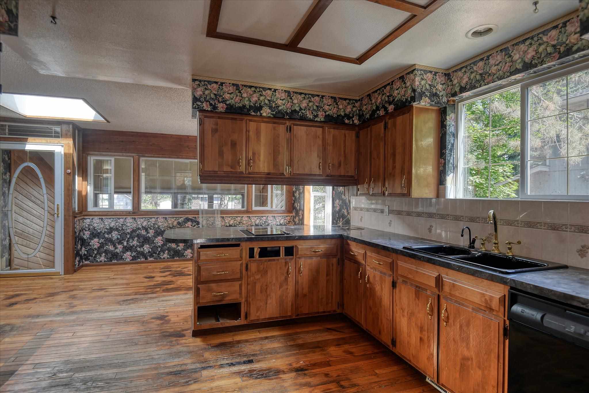 4316 East Lane Park Road Mead, WA 99021 - Photo 10 of 50