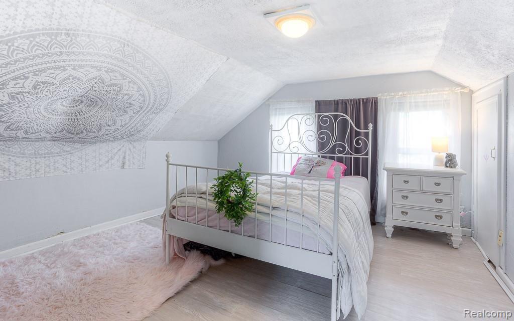 10056 West Iosco Road Fowlerville, MI 48836 - Photo 23 of 29 10056 losco interiors (13).jpg