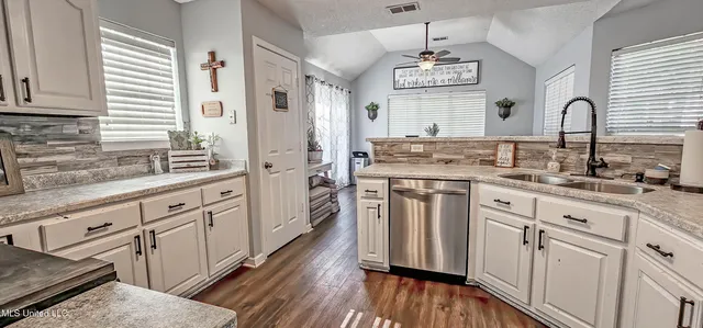 $399,999 | 665 Cedar Grove Cove, Hernando, MS 38632