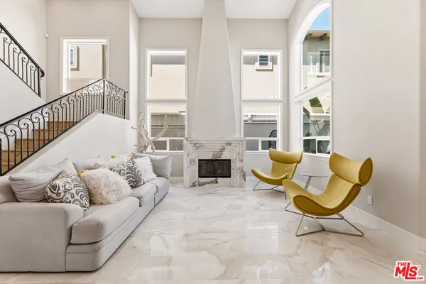$19,000 | 1832 11th Street, Manhattan Beach, CA 90266