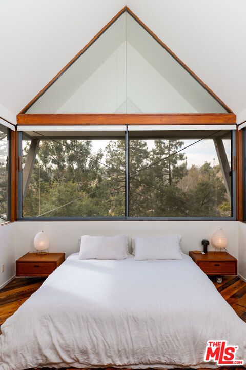 780 Latimer Road Santa Monica, CA 90402 - Photo 16 of 28