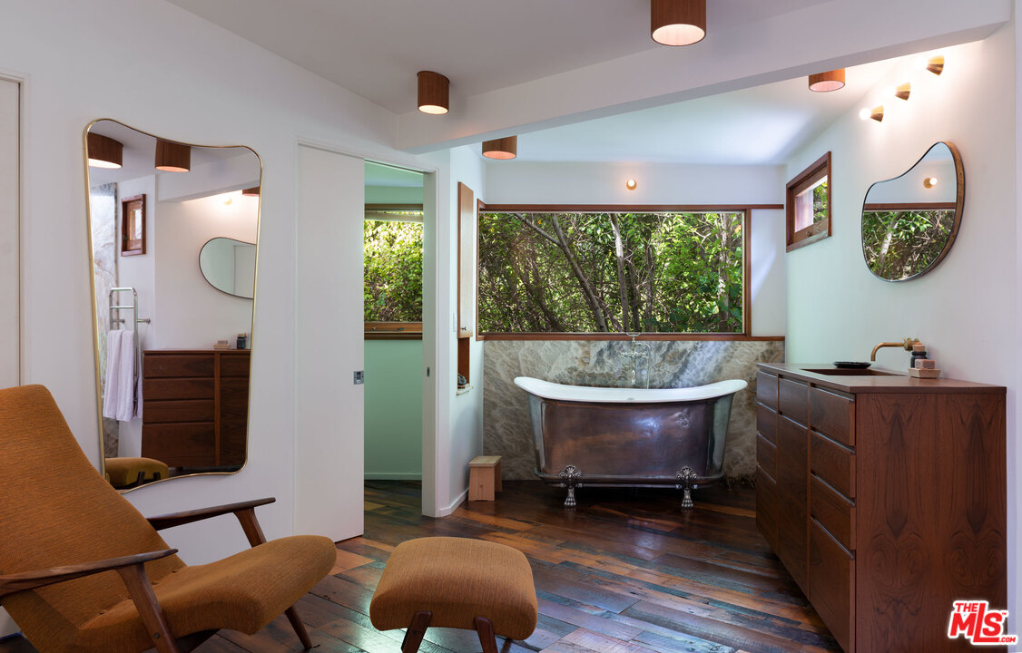 780 Latimer Road Santa Monica, CA 90402 - Photo 17 of 28