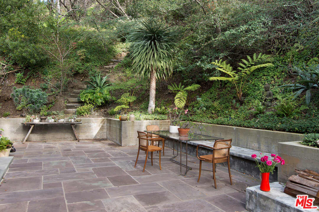 780 Latimer Road Santa Monica, CA 90402 - Photo 20 of 28