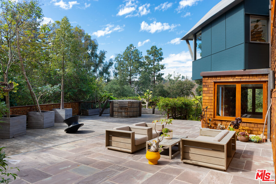 780 Latimer Road Santa Monica, CA 90402 - Photo 22 of 28