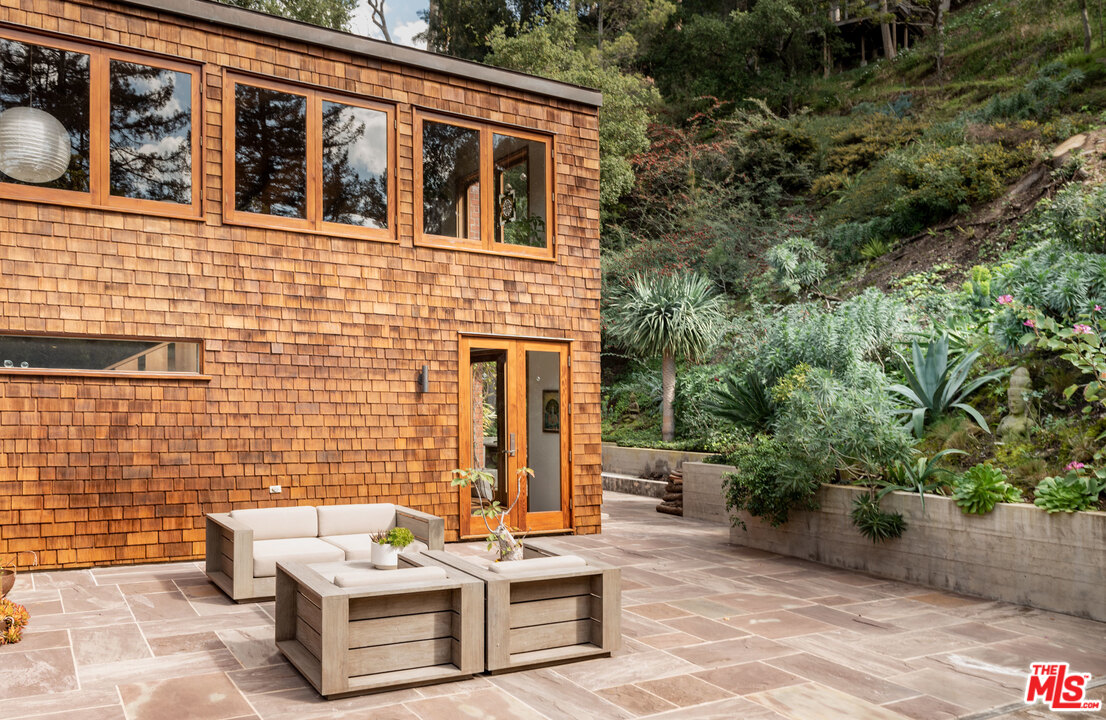 780 Latimer Road Santa Monica, CA 90402 - Photo 23 of 28