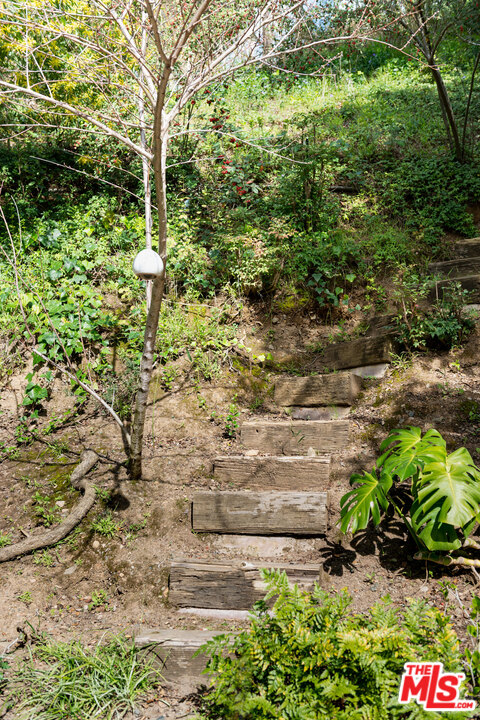 780 Latimer Road Santa Monica, CA 90402 - Photo 25 of 28