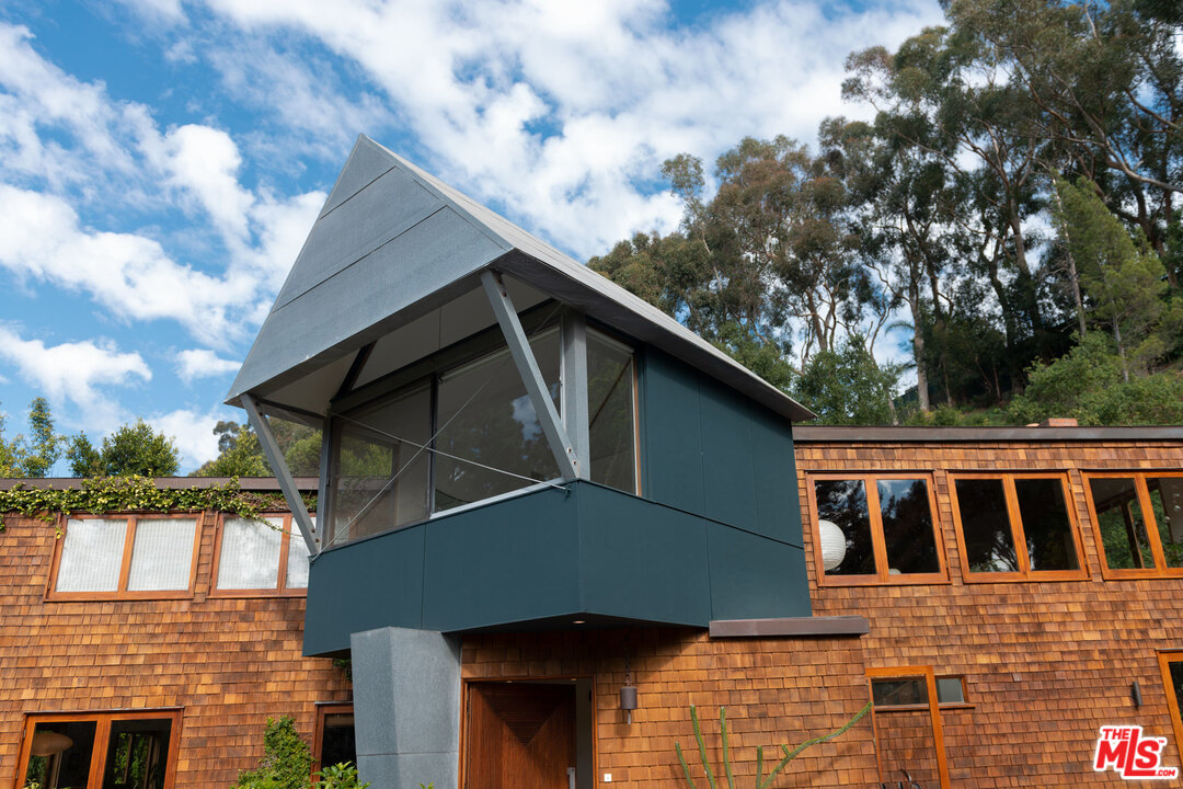 780 Latimer Road Santa Monica, CA 90402 - Photo 28 of 28