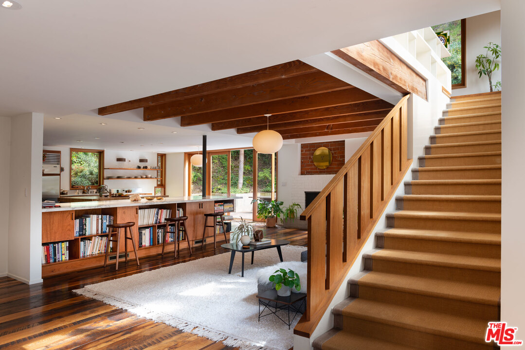 780 Latimer Road Santa Monica, CA 90402 - Photo 6 of 28