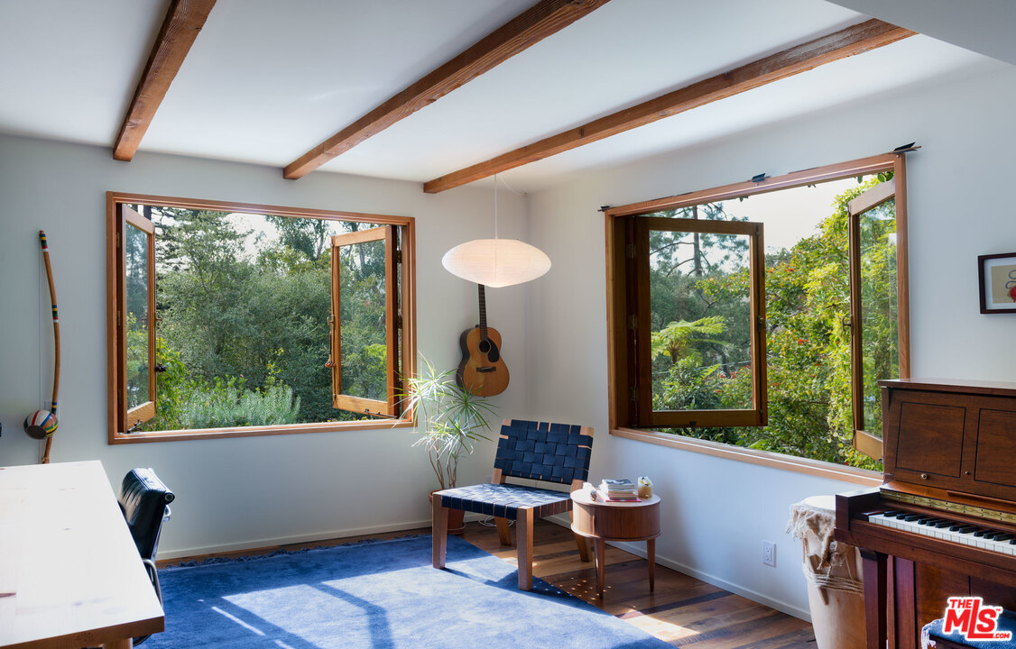 780 Latimer Road Santa Monica, CA 90402 - Photo 10 of 28