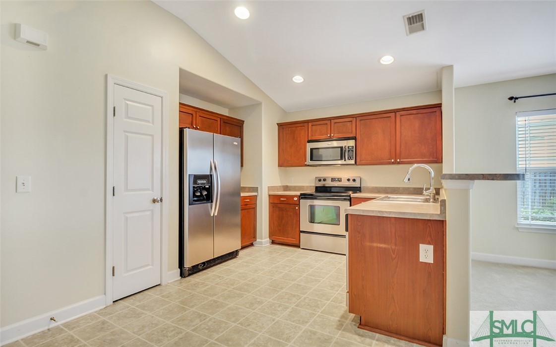 12 Fall Lake Way Savannah, GA 31407 - Photo 4 of 25 Gallery Image 4