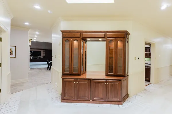 $750,000 | 319 Country Club Lane, Harrisburg, IL 62946