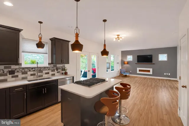 $599,900 | 198 Aberdeen Lane, State College, PA 16801