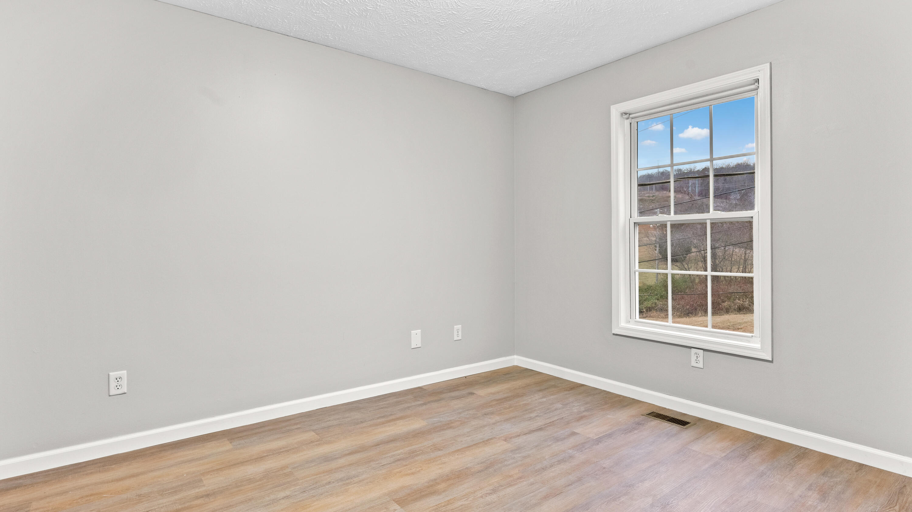 178 Roberts Ridge Rutledge, TN 37861 - Photo 10 of 13 178 Roberts Ridge-9
