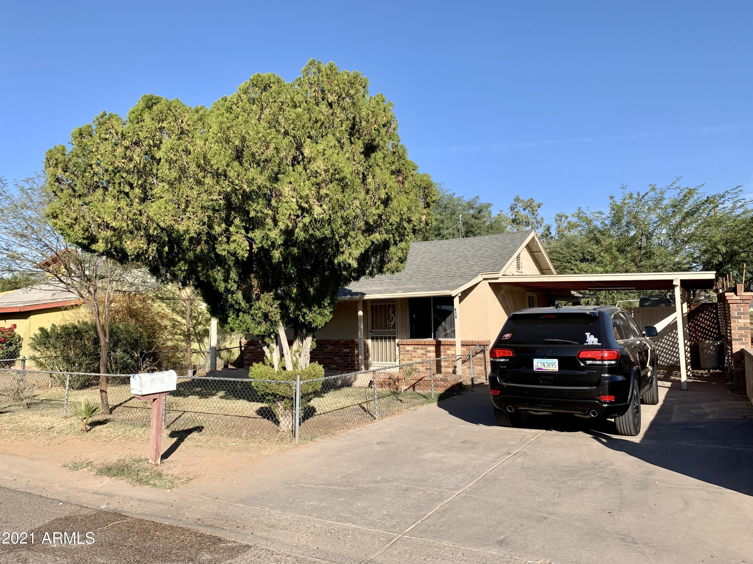 638 West Chipman Road Phoenix, AZ 85041 - Photo 4 of 20 0C390222-2F31-479C-BC23-9C430BF087C9