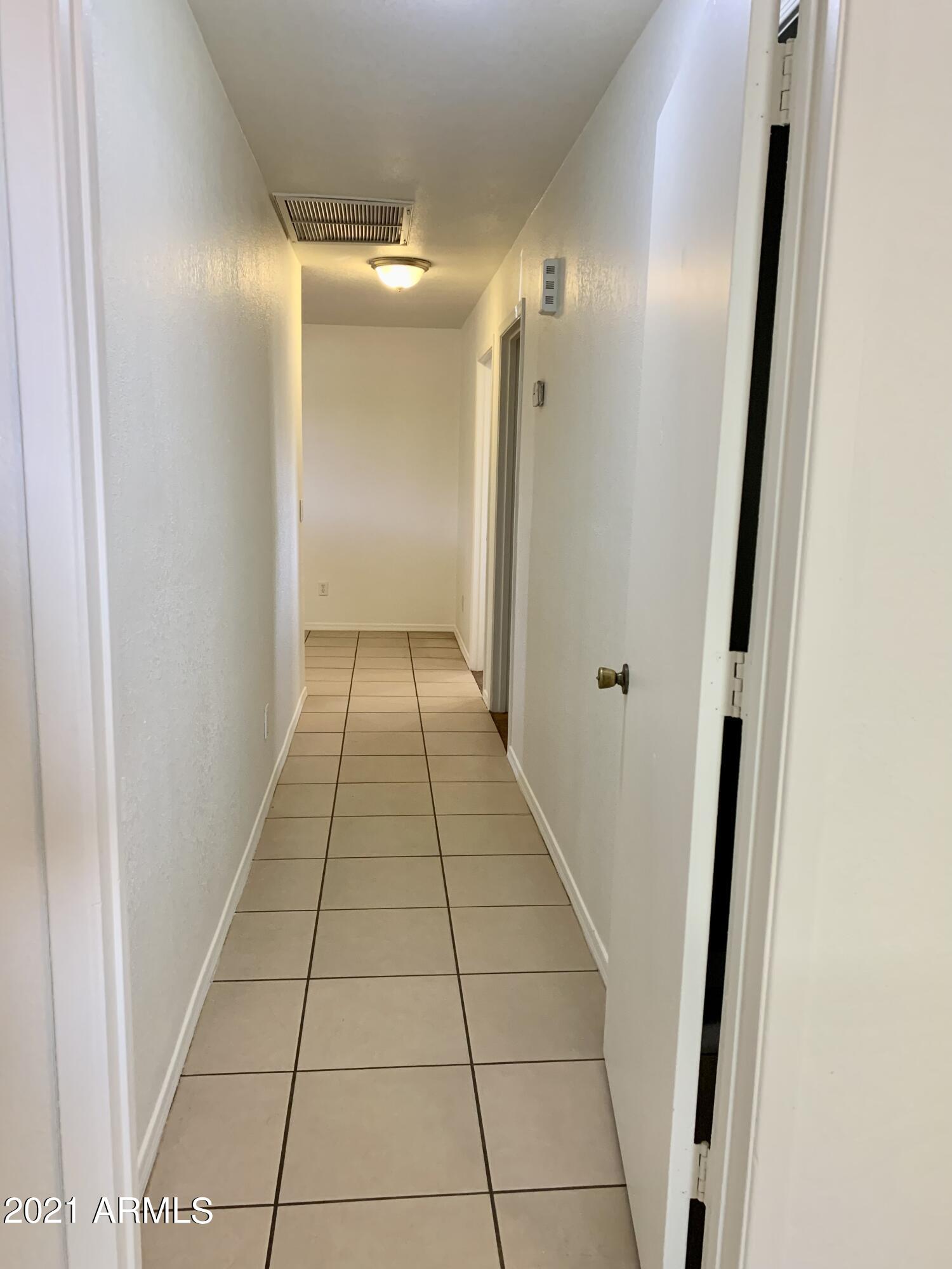638 West Chipman Road Phoenix, AZ 85041 - Photo 10 of 20 279122D5-DDFA-46F0-B796-FFA0F2DE0CEE