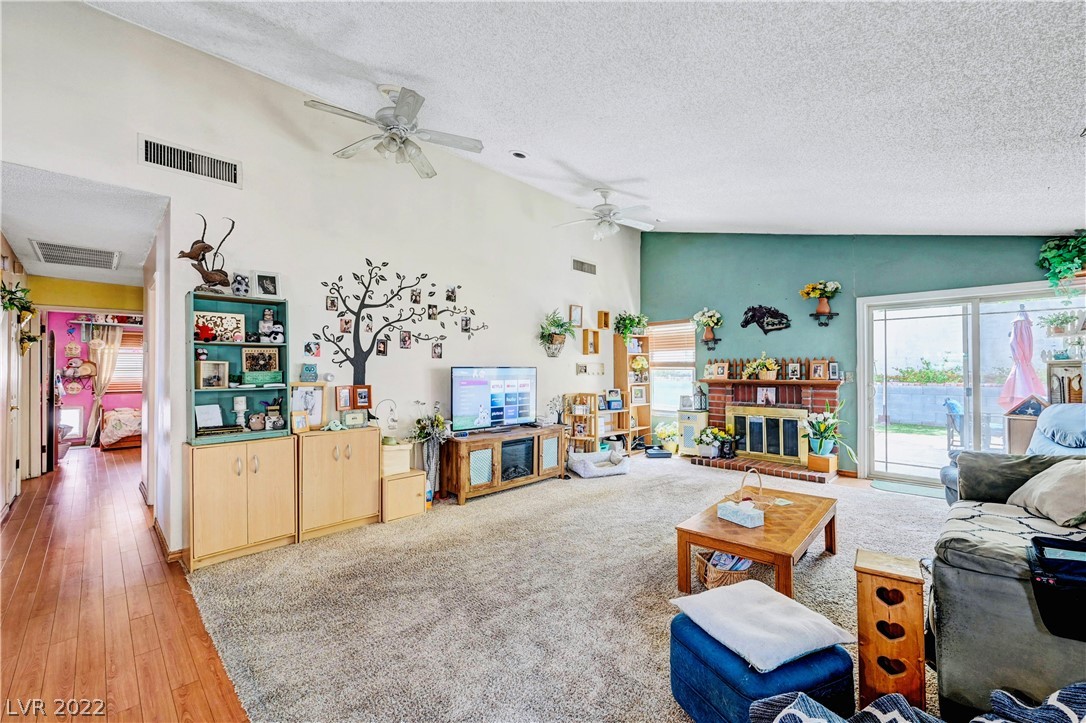 2371 Viewcrest Road Henderson, NV 89014 - Photo 4 of 31 Gallery Image 4