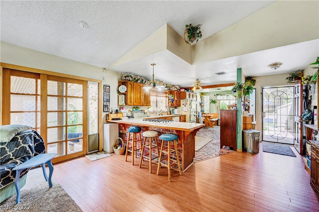 2371 Viewcrest Road Henderson, NV 89014 - Photo 5 of 31 Gallery Image 5