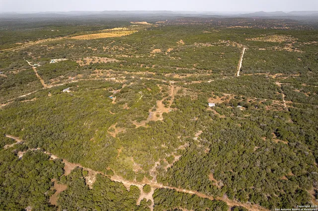 $300,000 | 540 Pr 233, Hondo, TX 78861