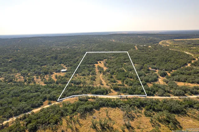 $300,000 | 540 Pr 233, Hondo, TX 78861