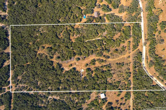 $300,000 | 540 Pr 233, Hondo, TX 78861