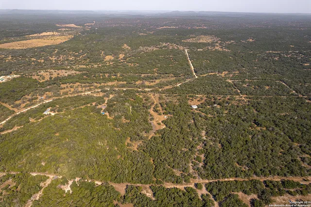 $300,000 | 540 Pr 233, Hondo, TX 78861