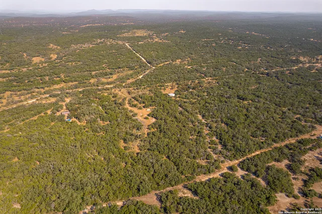 $300,000 | 540 Pr 233, Hondo, TX 78861